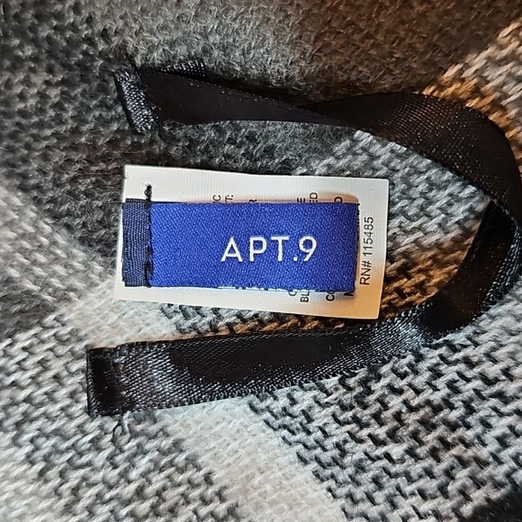 APT. 9 GRAY PLAID PONCHO HOUNDSTOOTH FRONT CLOSURE - Picture 10 of 11